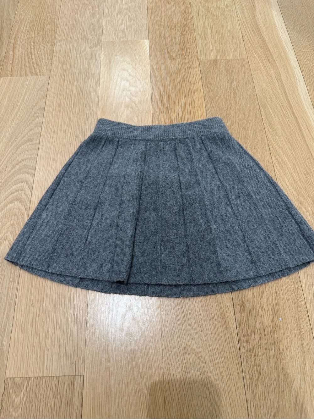 Zara Classic Gray knit Pleated girls skirt 4-5T